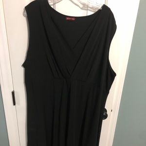 🖤 Sleeveless black dress.